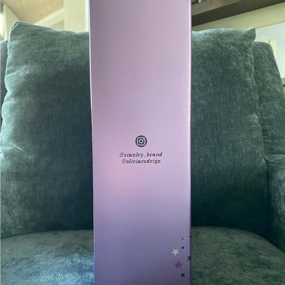 Stanley X Olivia Rodrigo Purple Guts Stars 40 oz Flowstate Quencher Tumbler BNIB - Picture 4 of 12